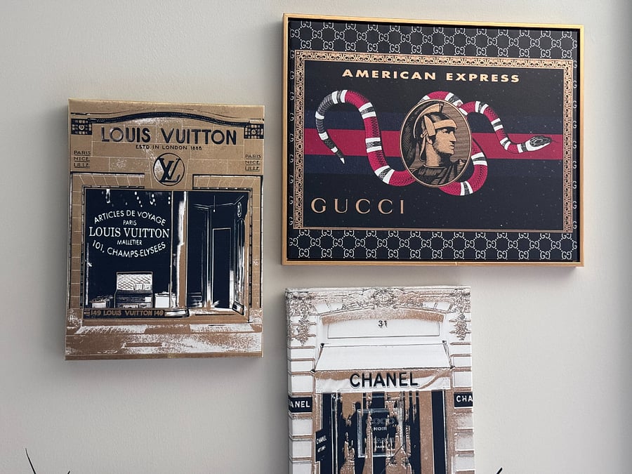 Eye catching lavish artwork.
