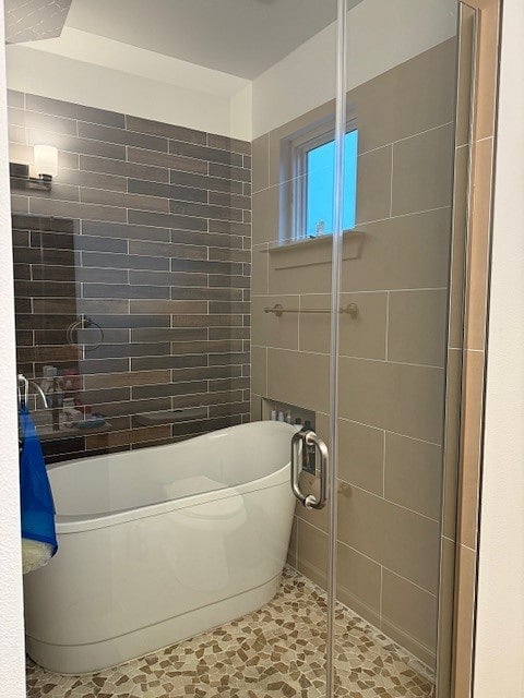 Bath/shower