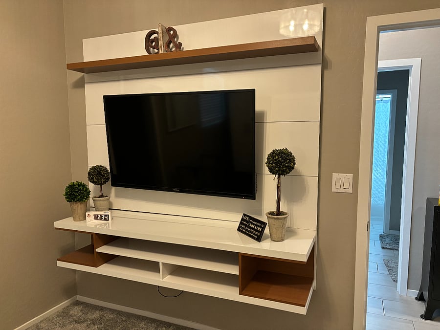 Guest bedroom with Murphy bed