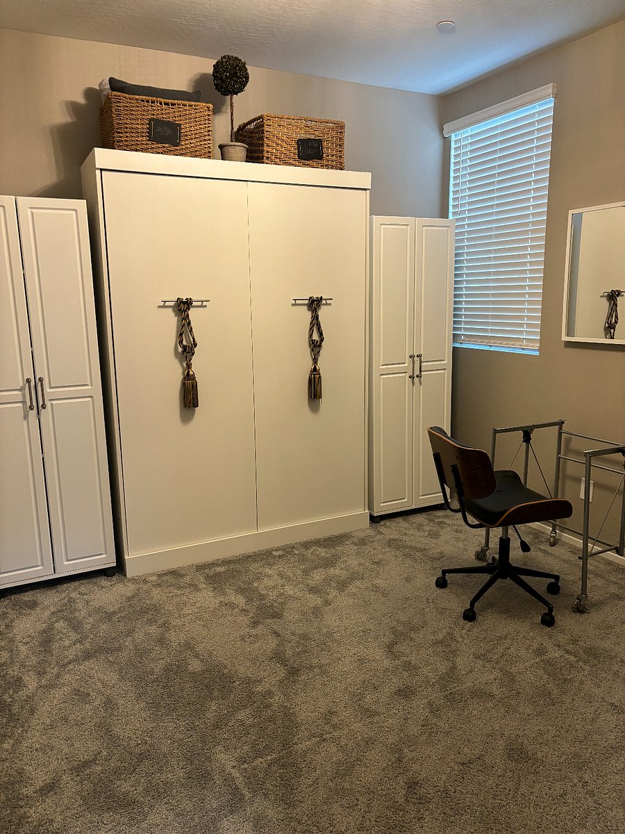 Murphy bed, walk-in closet 