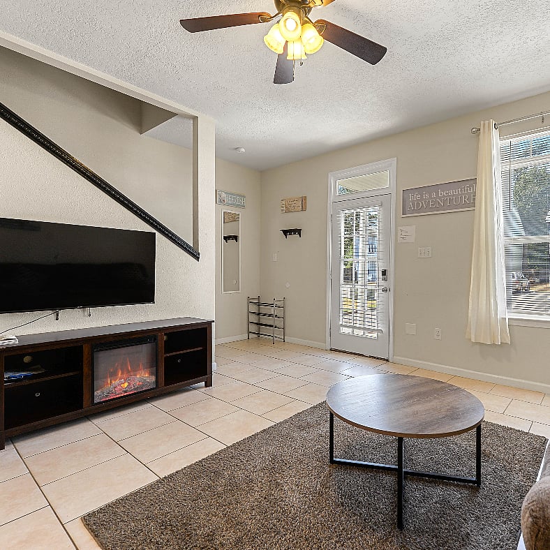 Furnished Finder property 812057_1 photo 3