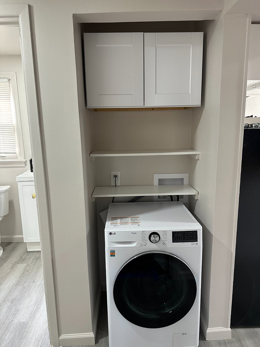Includes Washer/Dryer in the unit