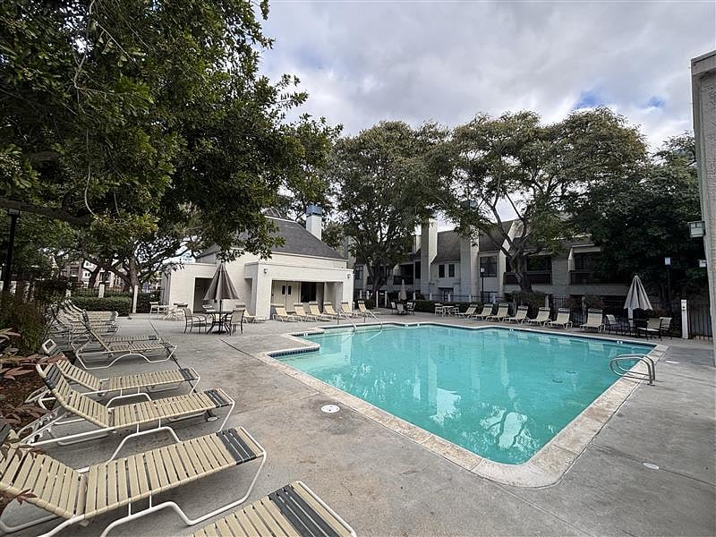 Furnished Finder property 812207_1 photo 23