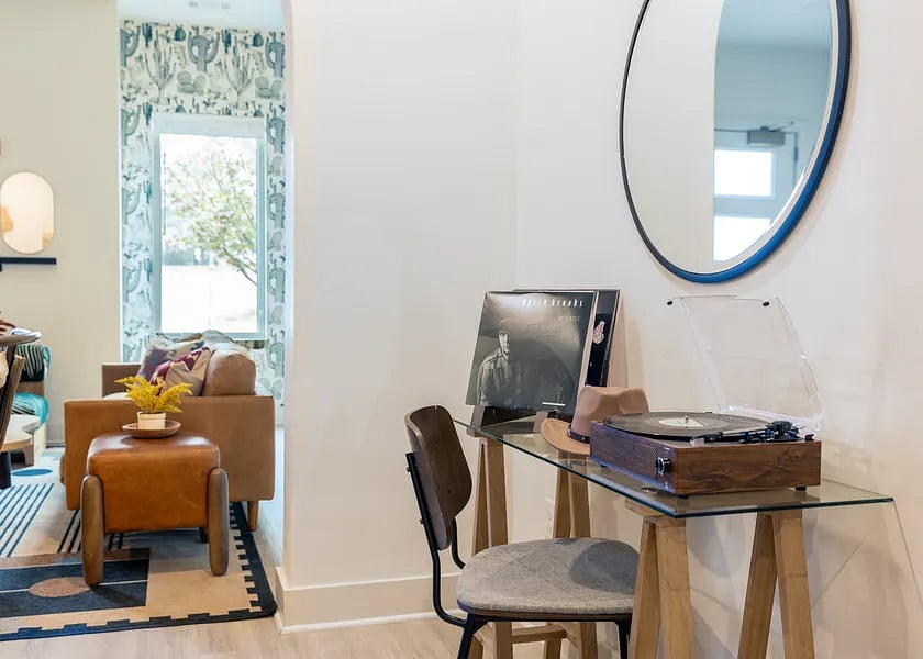 Furnished Finder property 812303_11 photo 14