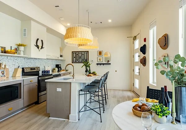 Furnished Finder property 812303_12 photo 9
