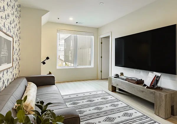 Furnished Finder property 812303_12 photo 6