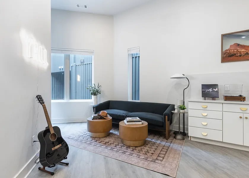 Furnished Finder property 812303_14 photo 8