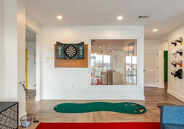 Furnished Finder property 812305_15 photo 37