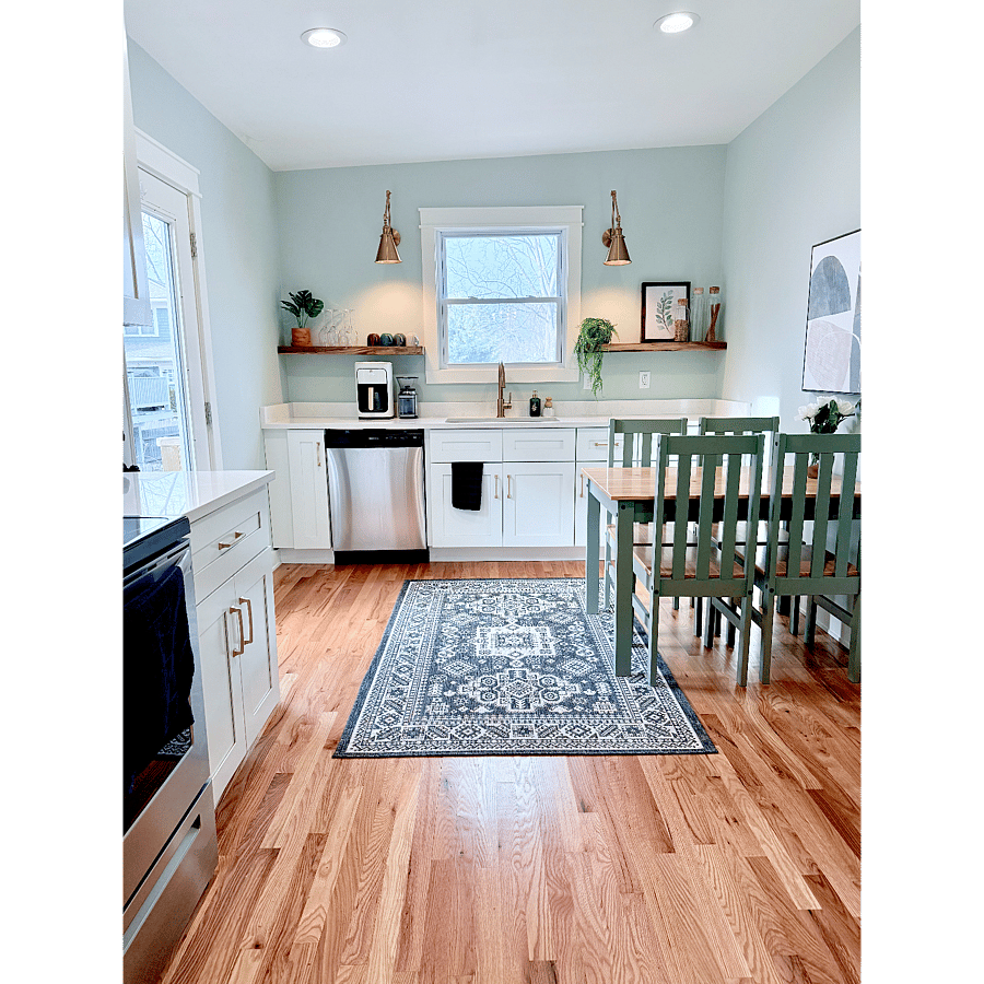 New, modern, fully equipped kitchen