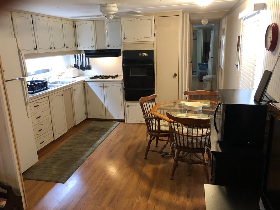 Kitchen dining rm