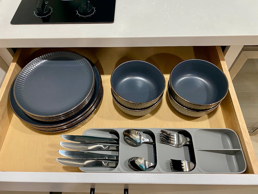 dish set for 4