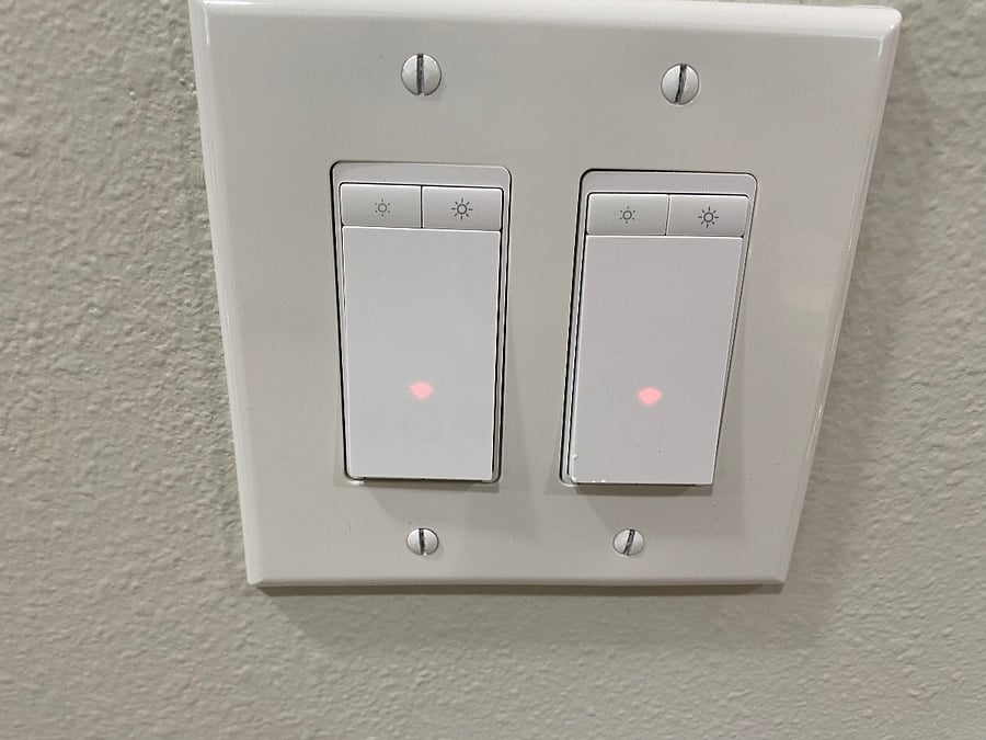 All recessed lights are on a dimmer to control brightness