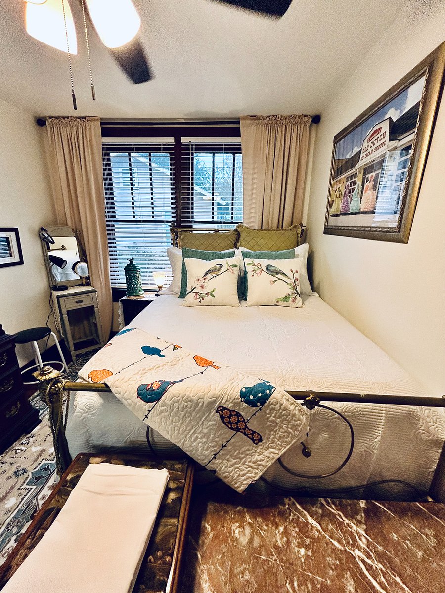 GUEST BEDROOM