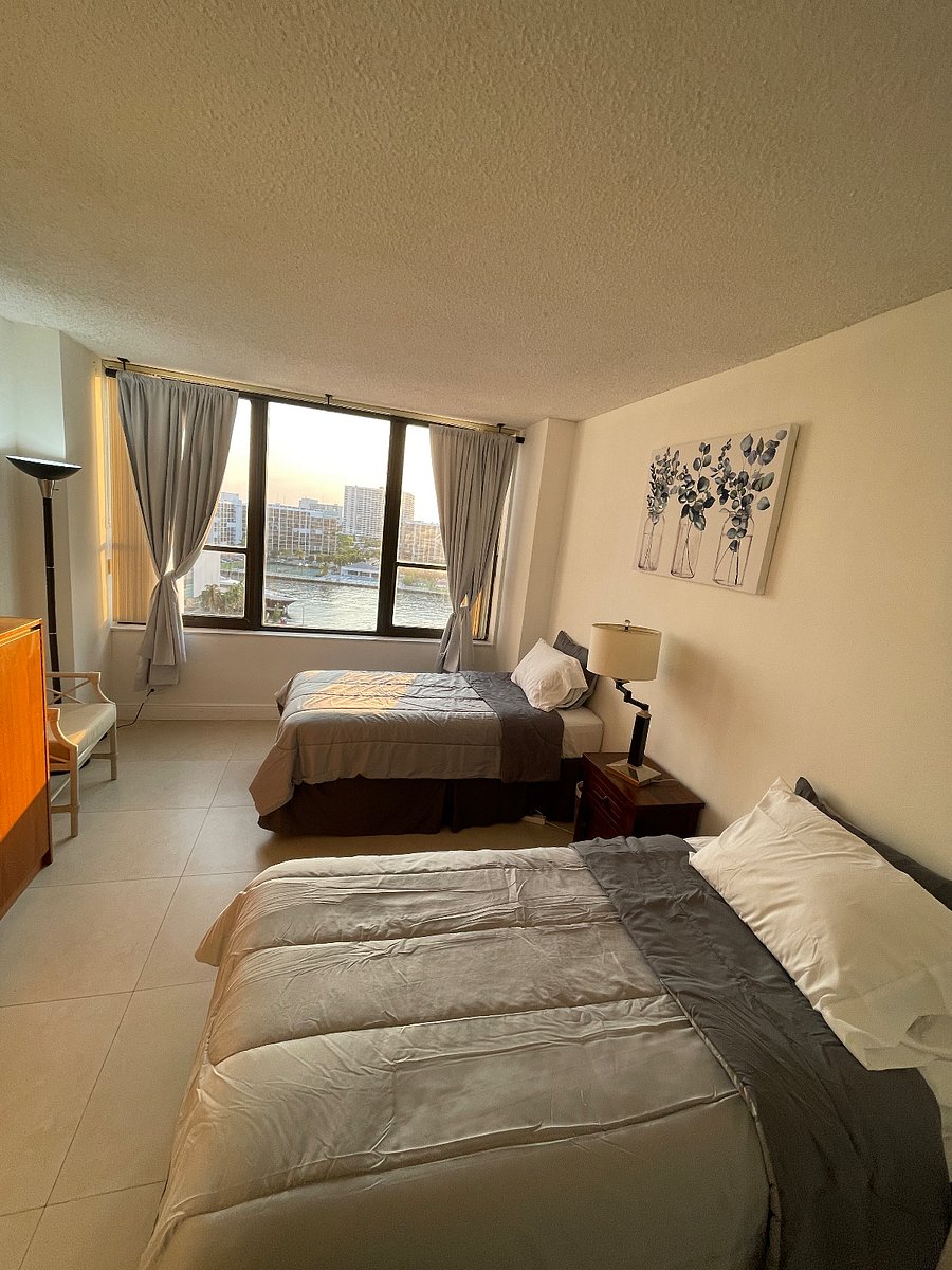 Second bedroom . 2 Twin beds 