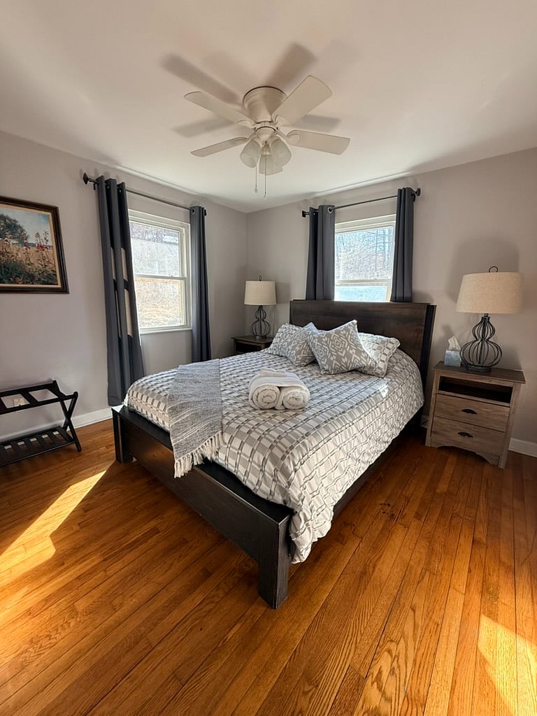 Back Bedroom with Queen Bed and 1/2 Bath