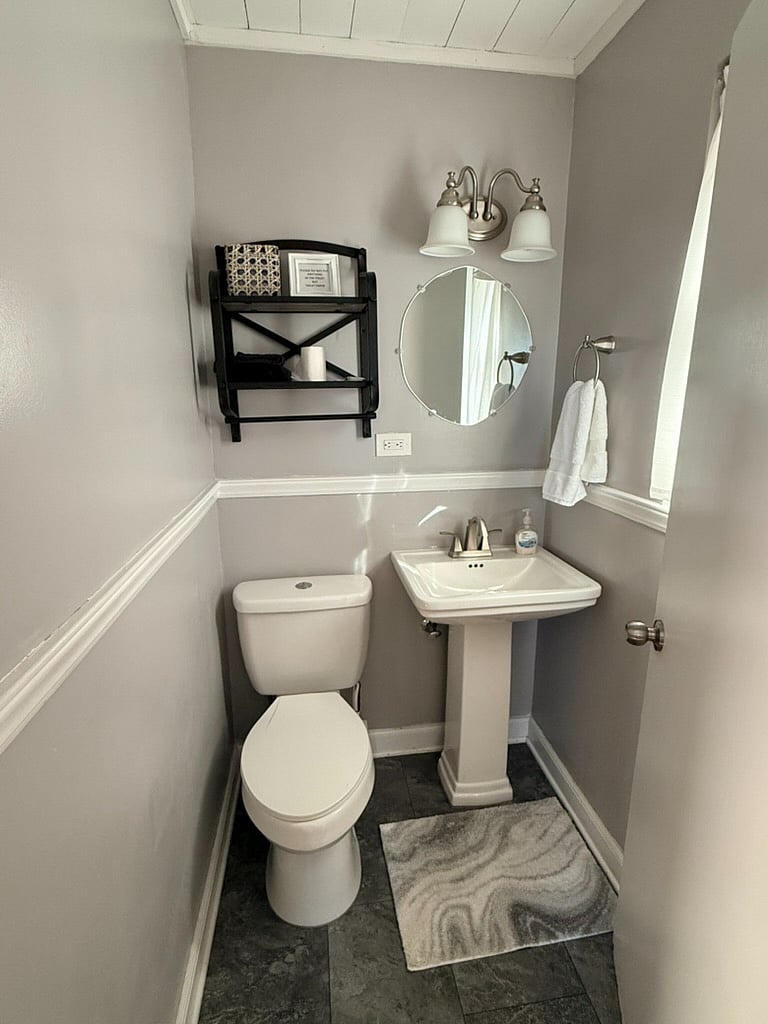 1/2 Bath