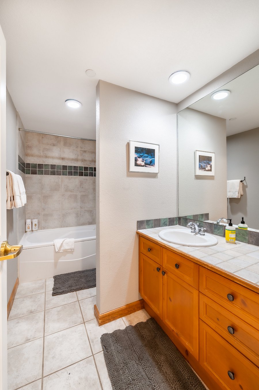 Furnished Finder property 813105_1 photo 17
