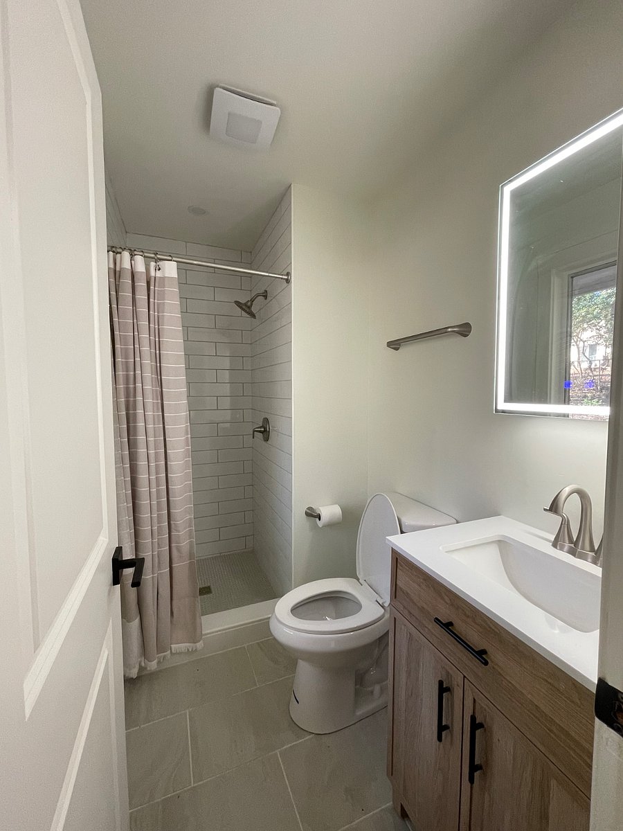 Master Bath- Full 