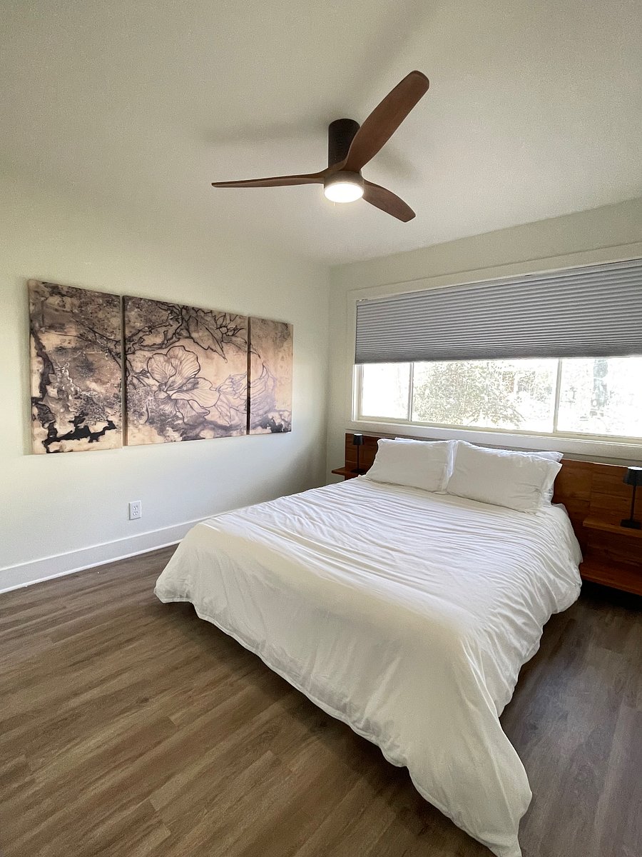 Bedroom 2- Queen with a beautiful windows and blackout blinds.