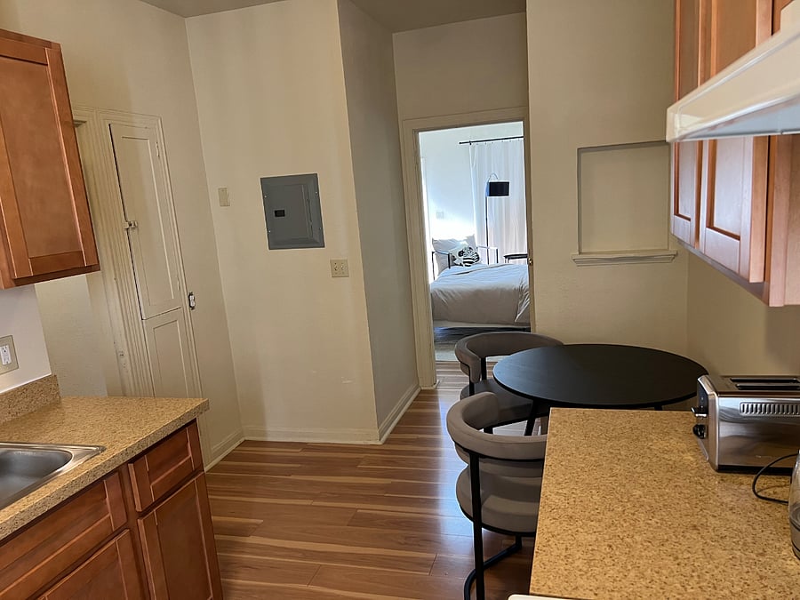 Furnished Finder property 813200_1 photo 11