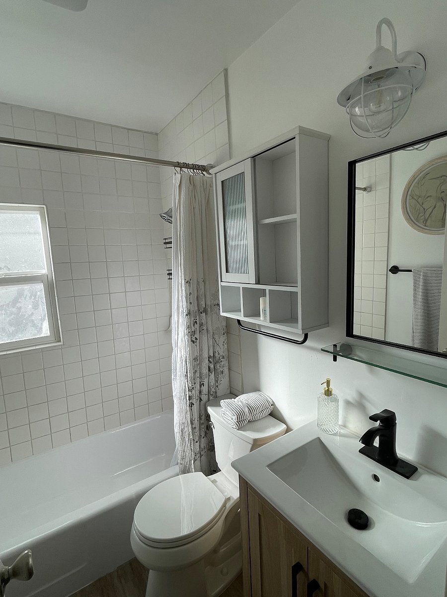 Bathroom with tub