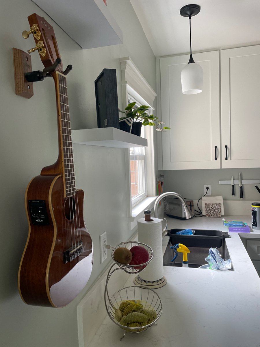 Time to play a ukulele