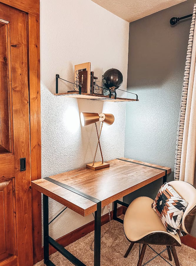 Plus a dedicated work space in the "southwestern" room.