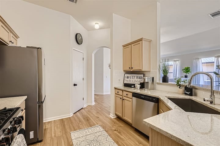 Furnished Finder property 813304_1 photo 13