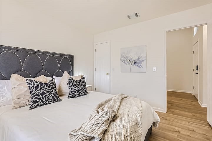 Furnished Finder property 813304_1 photo 17