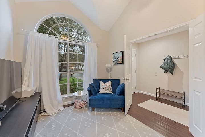 Furnished Finder property 813305_1 photo 19