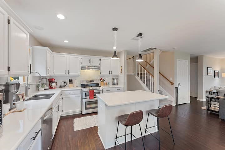 Furnished Finder property 813305_1 photo 7