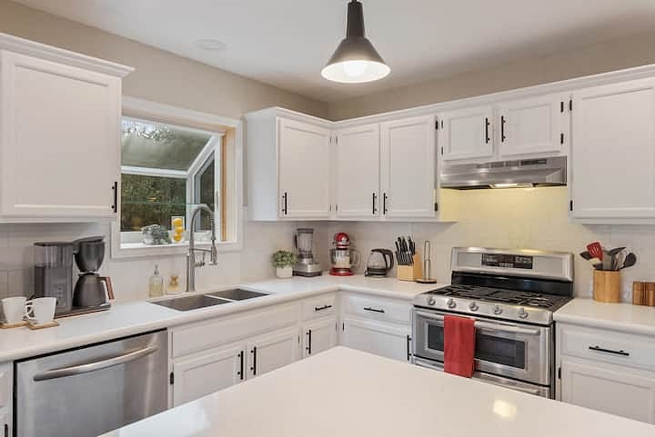 Furnished Finder property 813305_1 photo 8