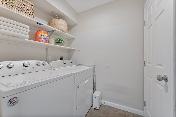 Furnished Finder property 813305_1 photo 32