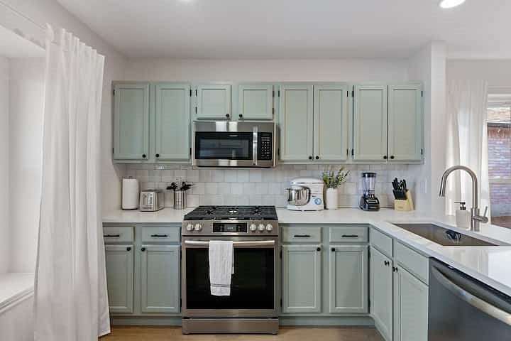 Furnished Finder property 813306_1 photo 8