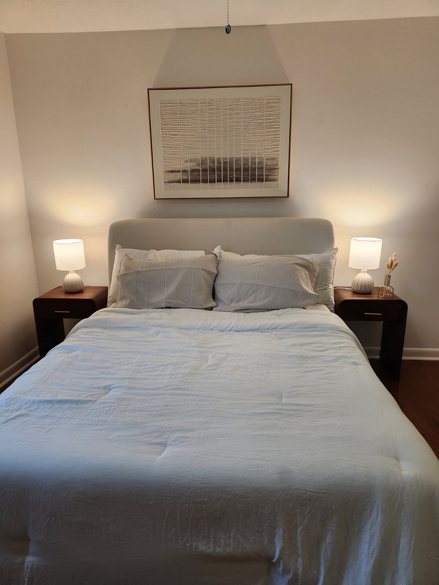 Second largest room with shared bathroom.