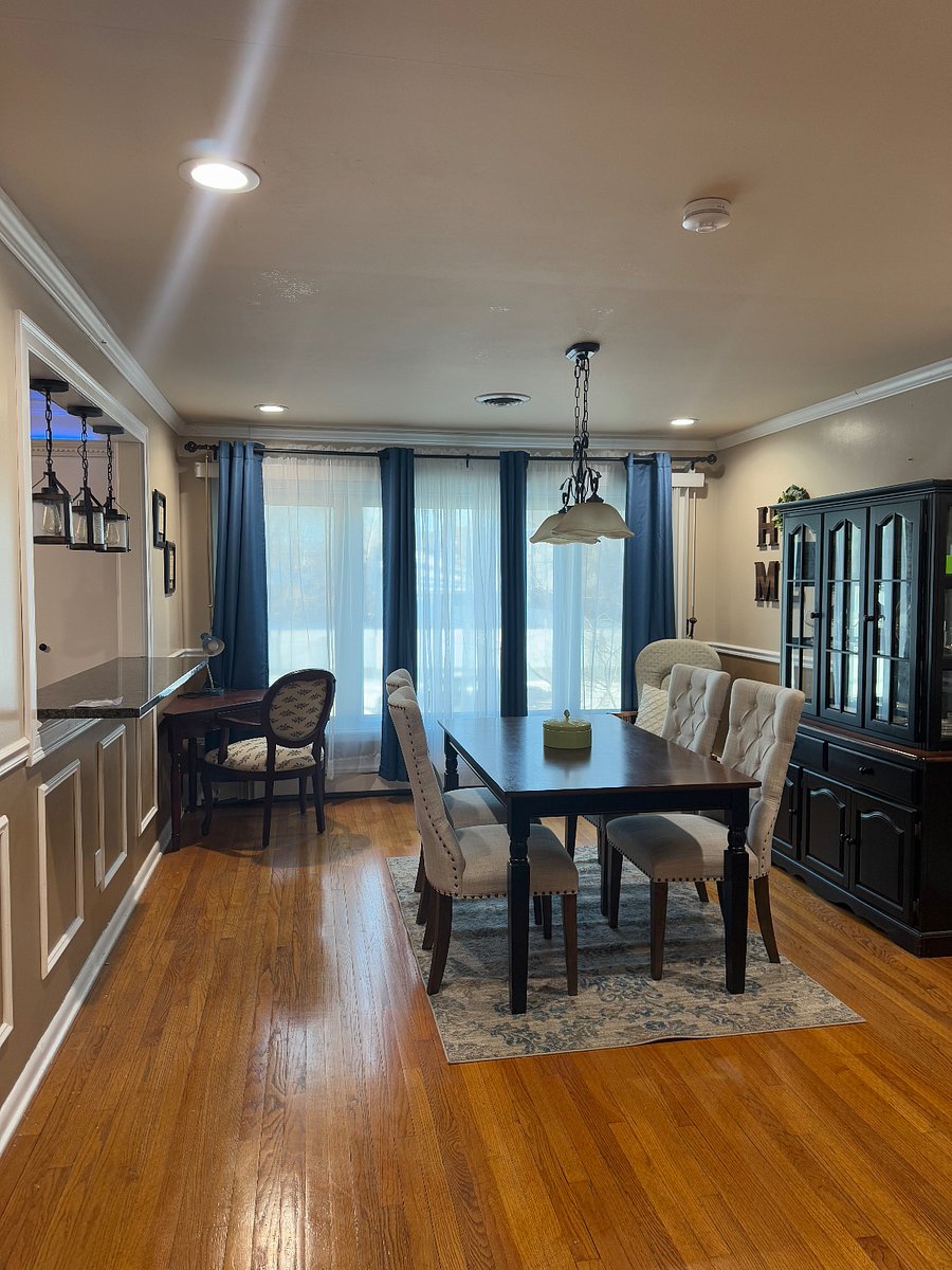 Dinning room upstairs