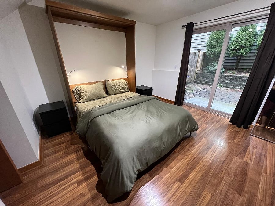 Murphy bed