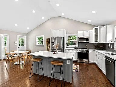 Furnished Finder property 813374_1 photo 6