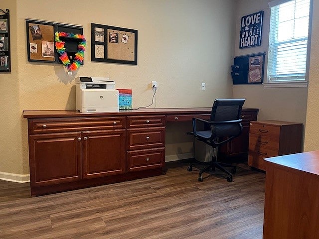 Landing Built-in desk