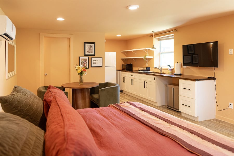 Furnished Finder property 813497_1 photo 3