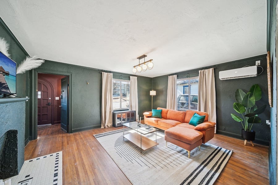 Furnished Finder property 813523_1 photo 1