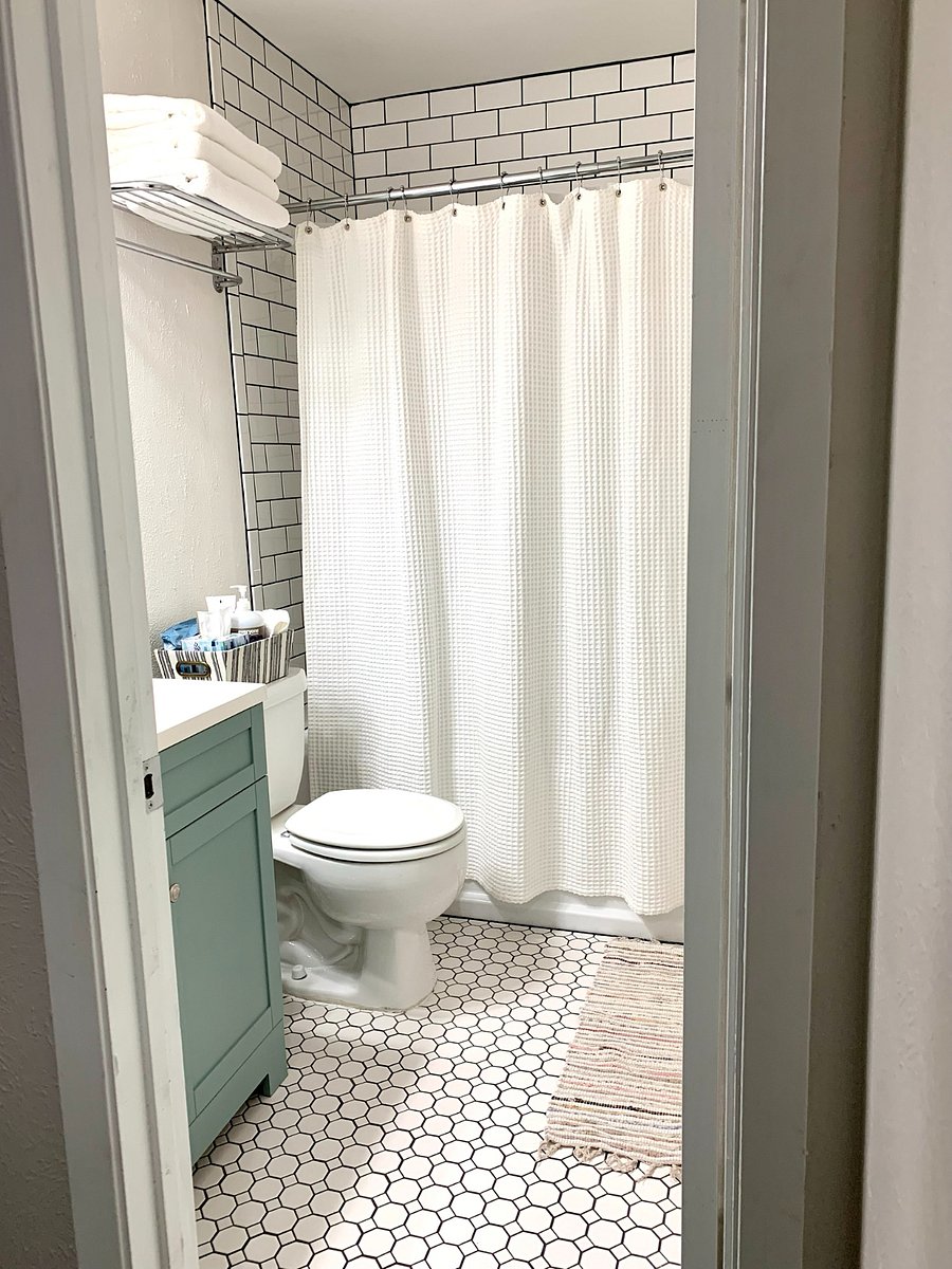Guest Bathroom - Enjoy daily rituals with fresh towels and bath amenities.