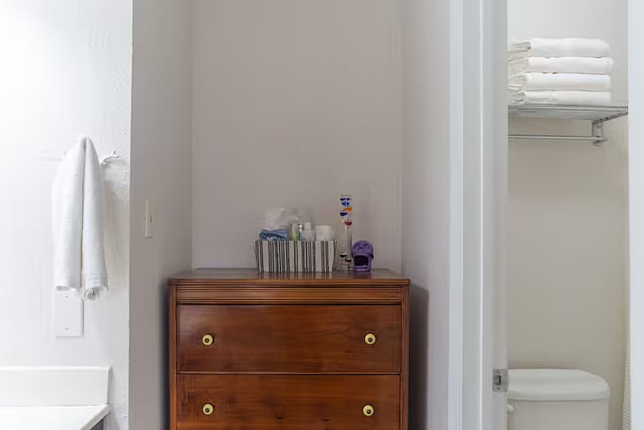 En suite bathroom - Enjoy daily rituals with fresh towels and bath amenities.