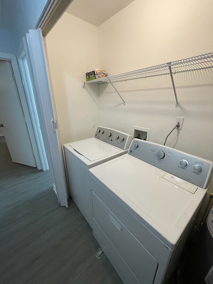 Washer/ Dryer in unit