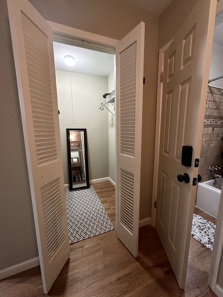Furnished Finder property 813831_1 photo 33