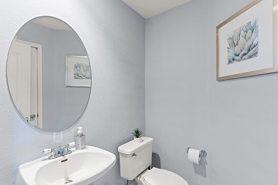 1/2 bathroom
