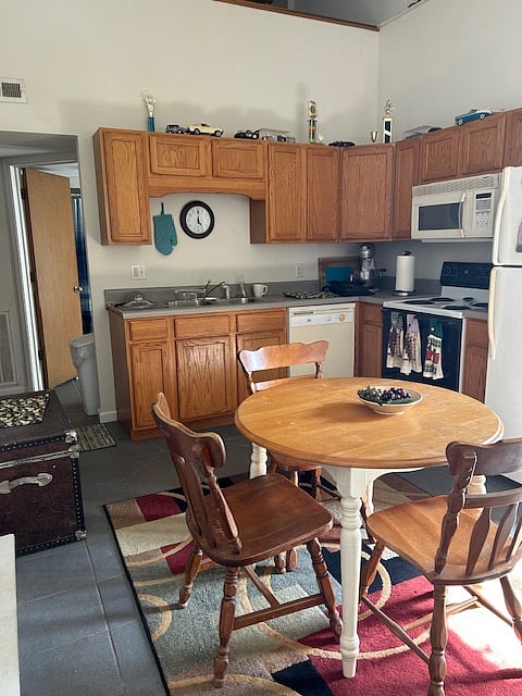 Furnished Finder property 813901_1 photo 7