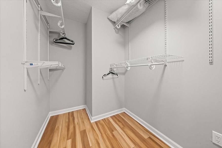 King Beroom Closet