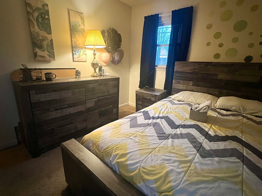 Side B Room 1