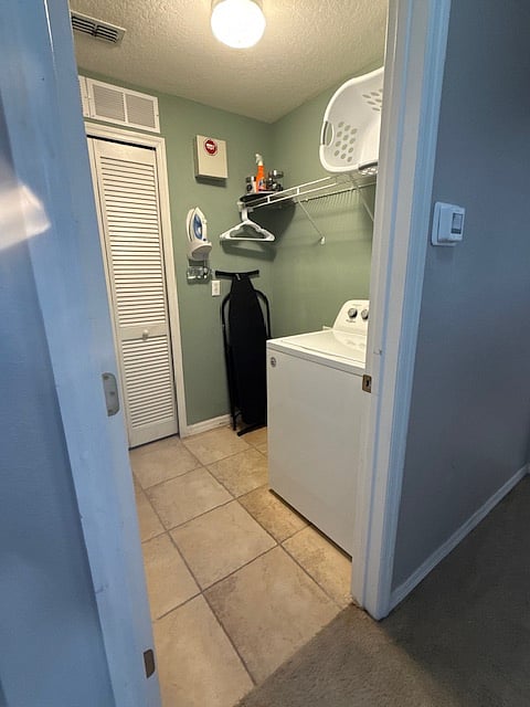 Laundry (Washer & Dryer)
